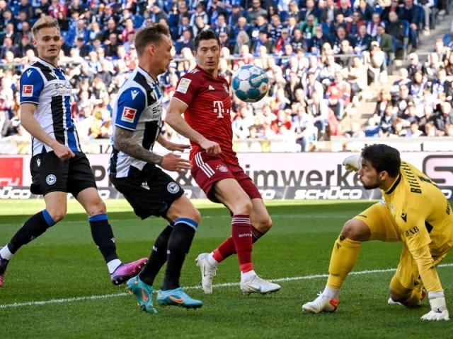 kaiyun体育-拜仁拿到赛点！德甲10连冠不难，保住“欧洲前4”不易