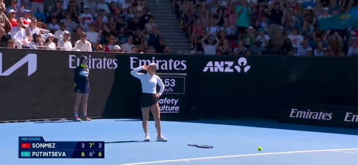 kaiyun-普丁塞娃赛后跳舞硬刚观众嘘声，梅总五盘逆转会师钱同学引爆舆论|网球|土耳其|梅德韦杰夫|澳网|女单_新浪体育_新浪新闻