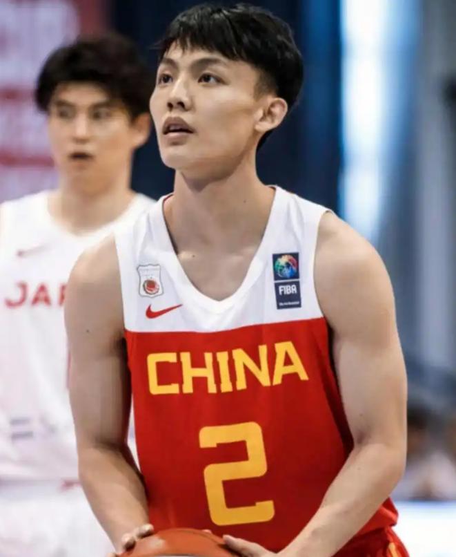 kaiyun-官宣！中国男篮大名单出炉，广东三人入选，周琦缺席，庞峥麟惊喜